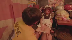 Gã chồng phá sản và thất nghiệp, vợ yêu phải đi làm gái để kiếm tiền trả khoảng nợ to đùng