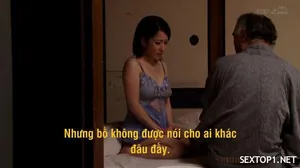 Đang chụp ảnh nude thì thằng em nó cửng to đùng